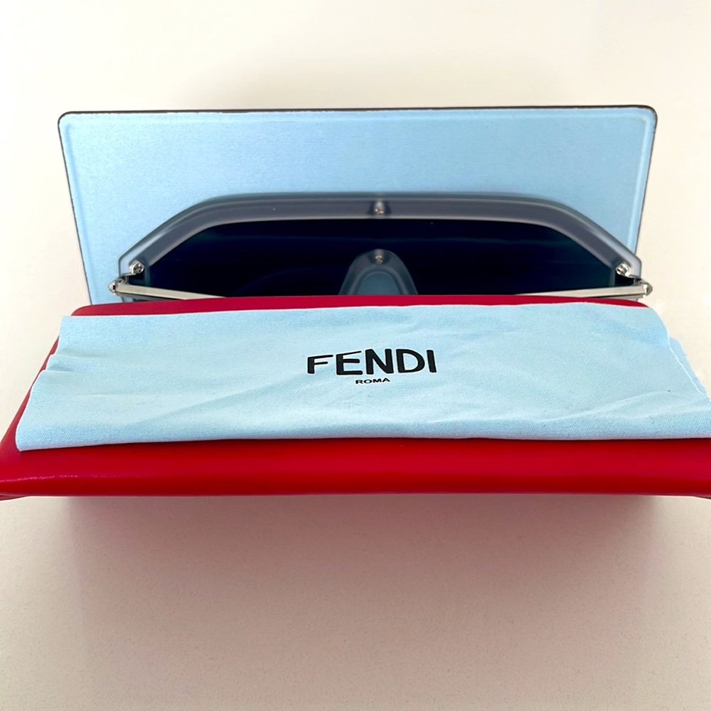 Fendi FF0039/G/S Fabulous Sunglasses Brand New, Never Worn - Picture 2 of 9